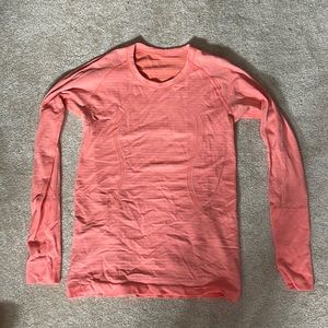 Lululemon swiftly tech!